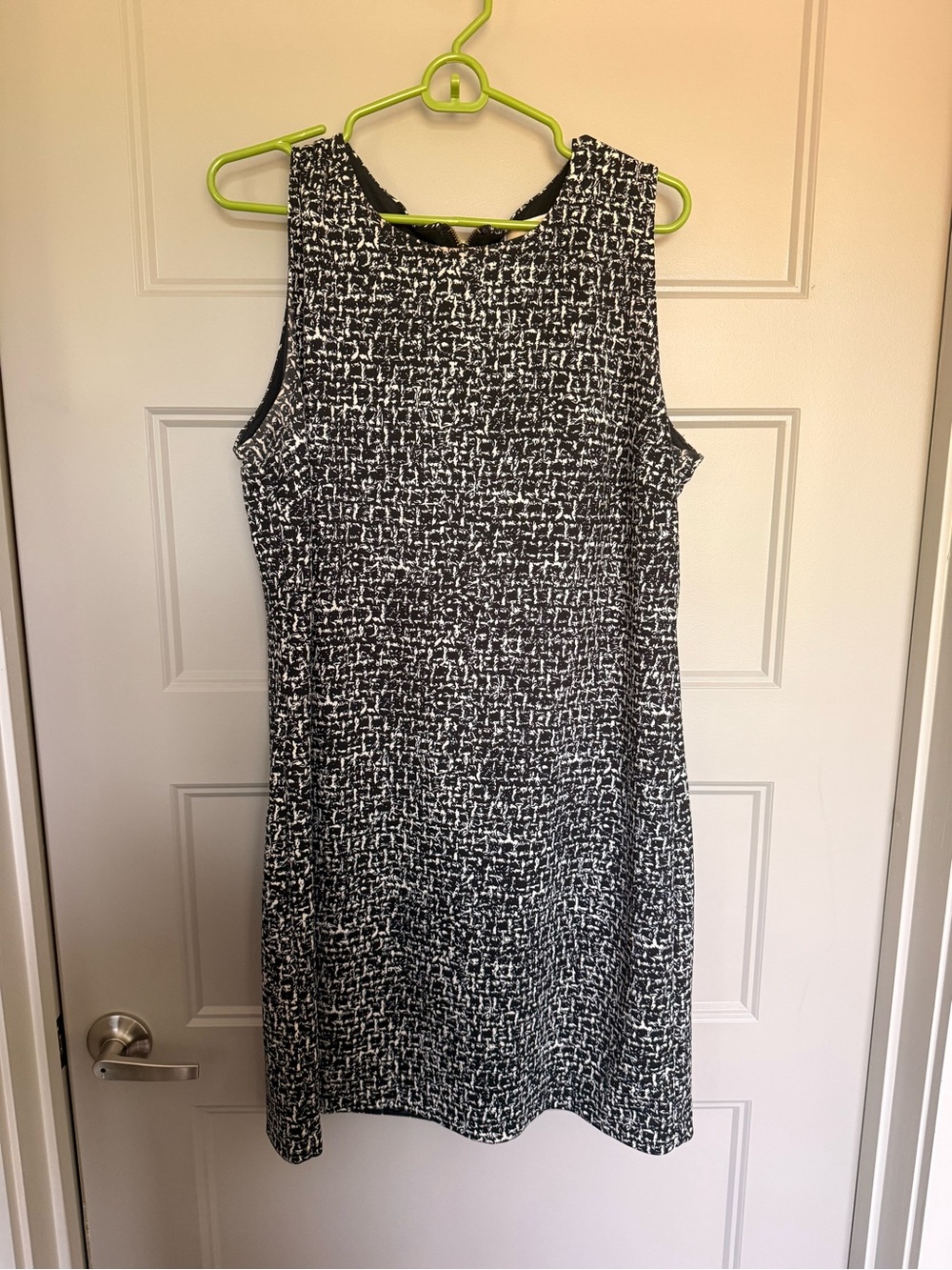 Michael Kors Black & White Sleeveless Shift Dress
